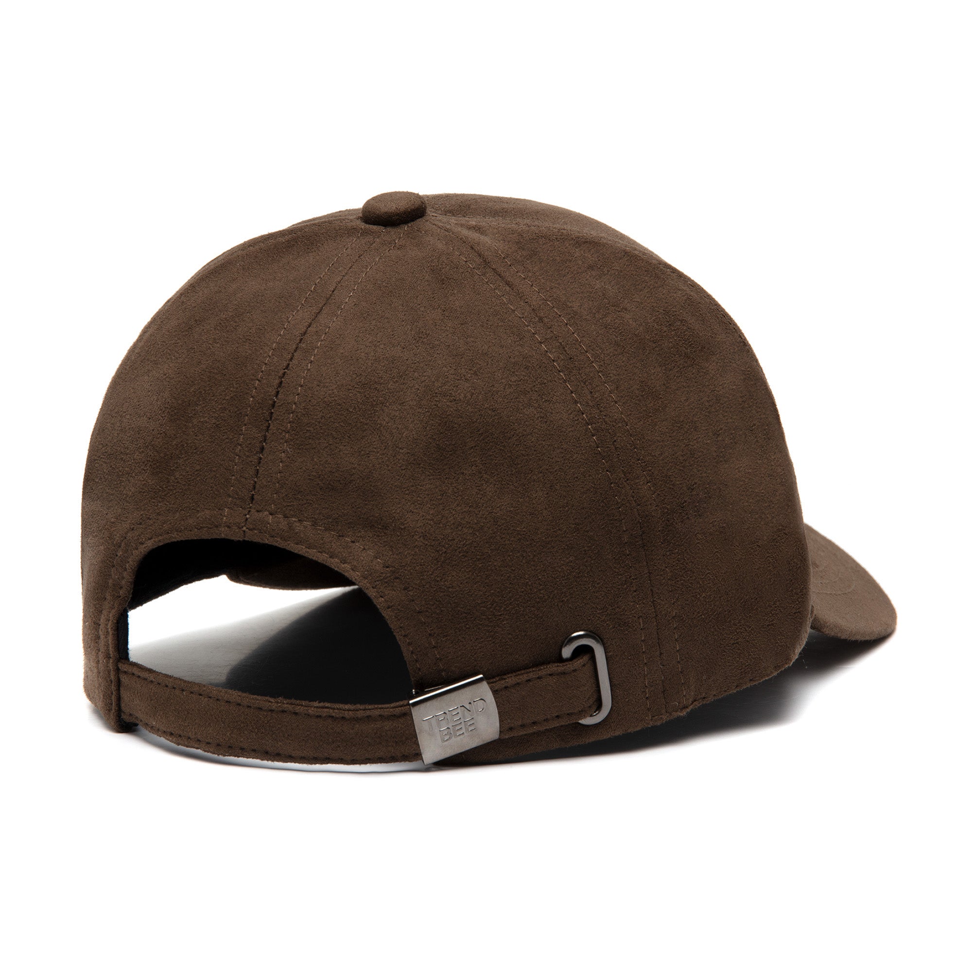 Achterkant van de chocoladebruine suède pet Trendbee met verstelbare backbuckle en logo op metalen buckle