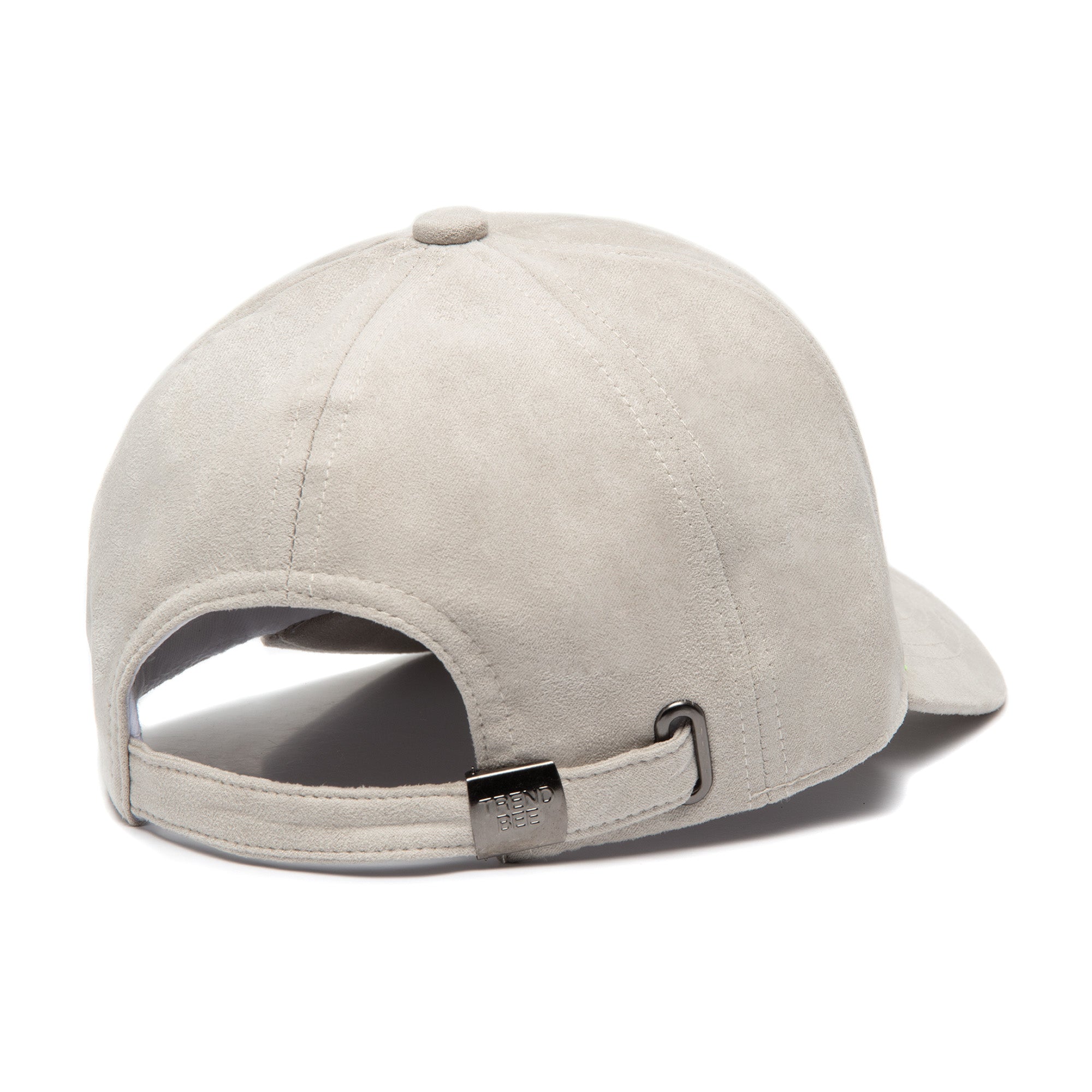 Achterkant van de Silver lichtgrijze suède pet Trendbee, verstelbare backbuckle met het Trendbee-logo op de metalen buckle